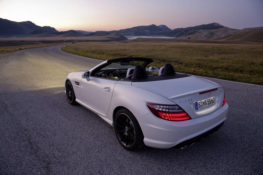  Mercedes-Benz SLK55 AMG 2011 года  (фото 10 из 34)